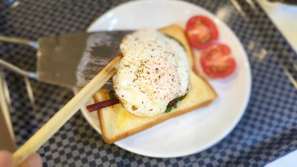 Toast with fried egg